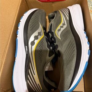 Saucony men's ride 14 Sneaker tennis shoes new size 10.5